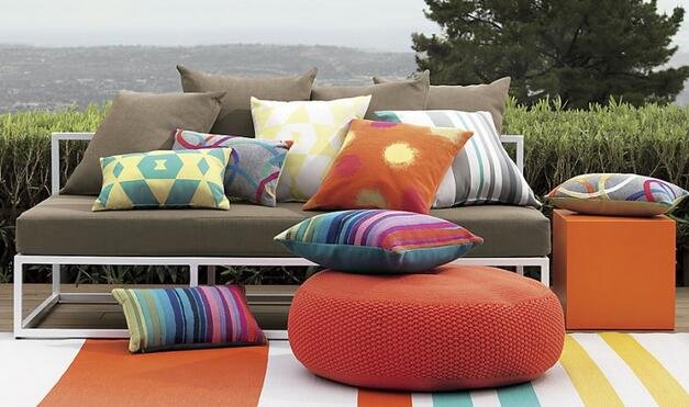 Outdoor-living-area-needs-pillows Outdoor living area needs pillows