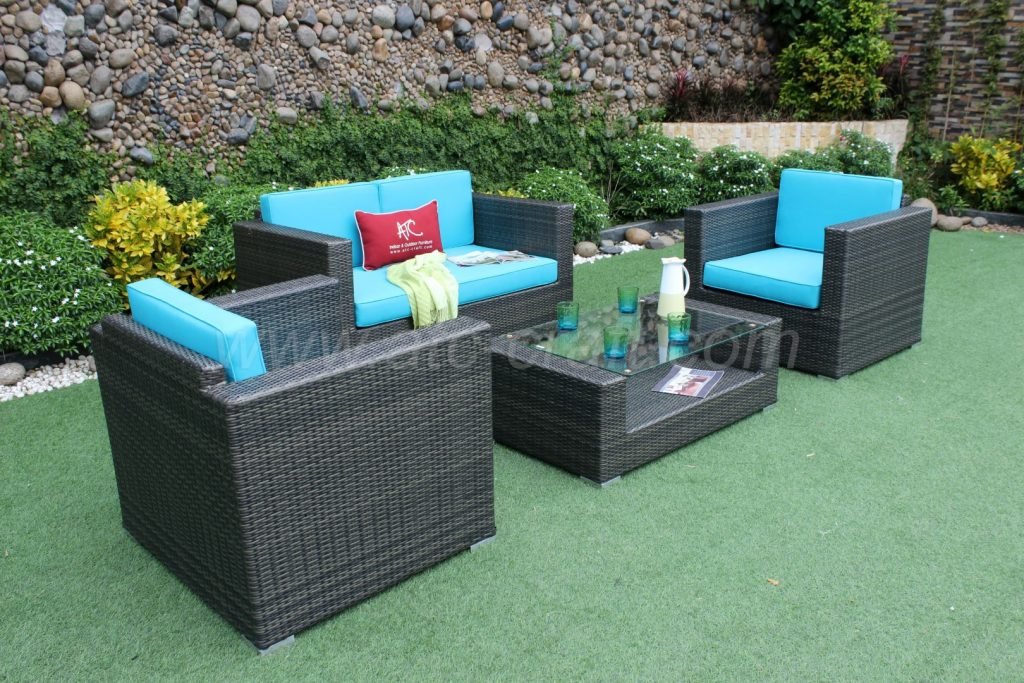 Wicker set should be your next outdoor furniture