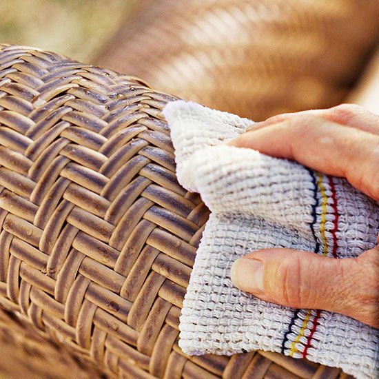 Clean-up-water-on-wicker-furniture Clean up water on wicker furniture