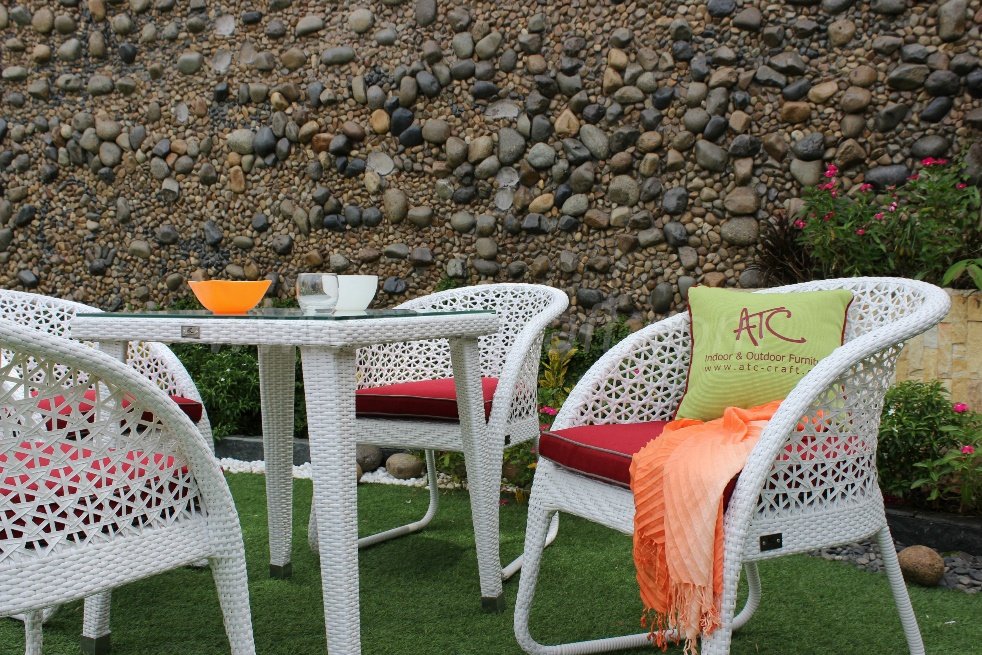 Small-synthetic-rattan-dining-setting-for-cozy-dine-out Small synthetic rattan dining setting for cozy dine out