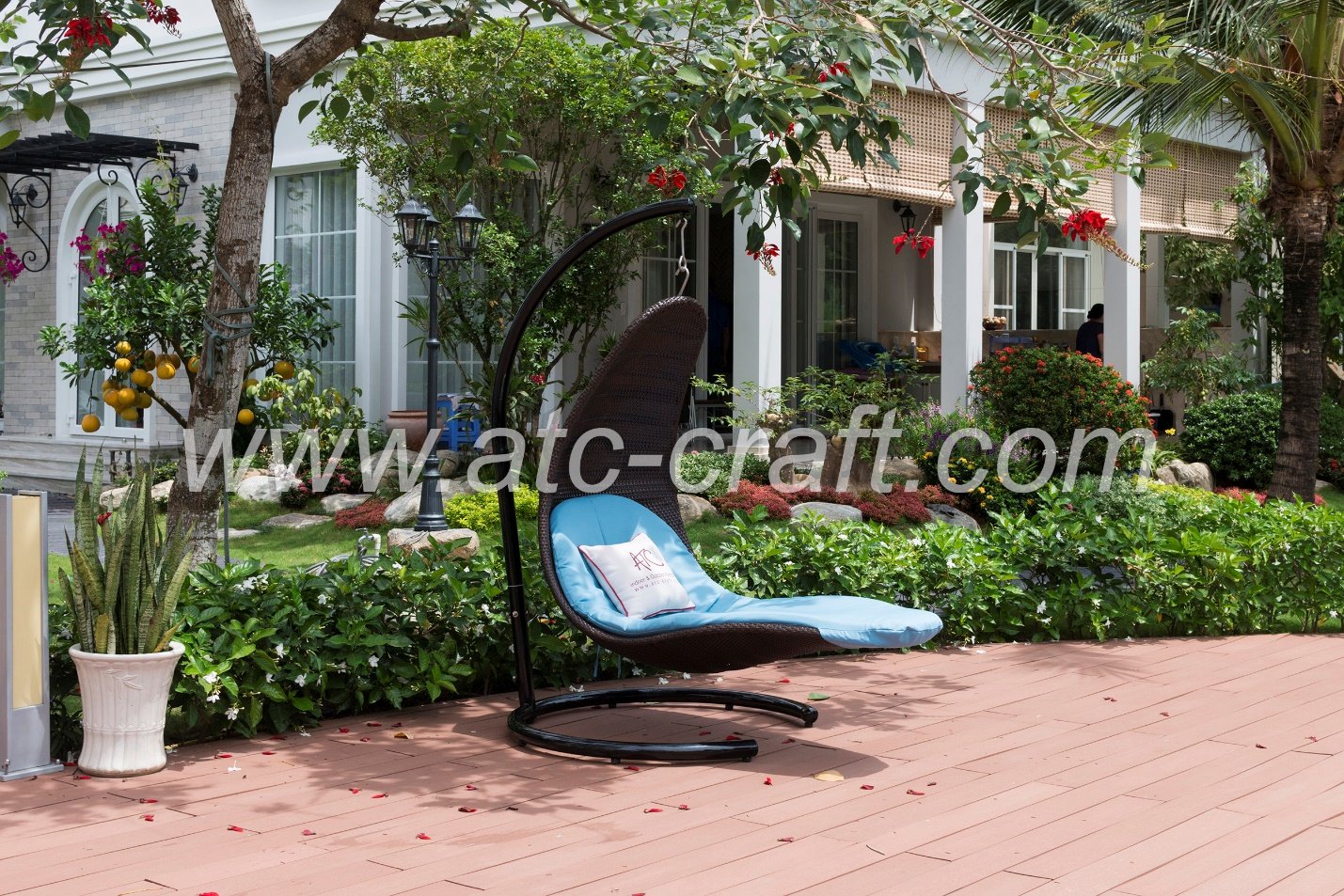 Curvy-chair-made-of-high-quality-poly-rattan-wicker Curvy chair made of high quality poly rattan wicker