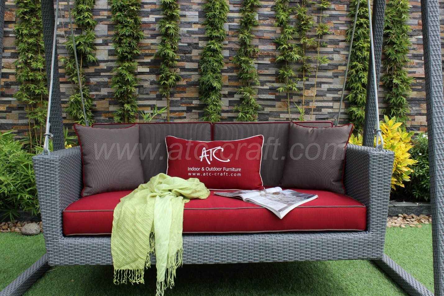 Deep-comfy-sofa-hang-up-by-strong-cables Deep comfy sofa hang up by strong cables