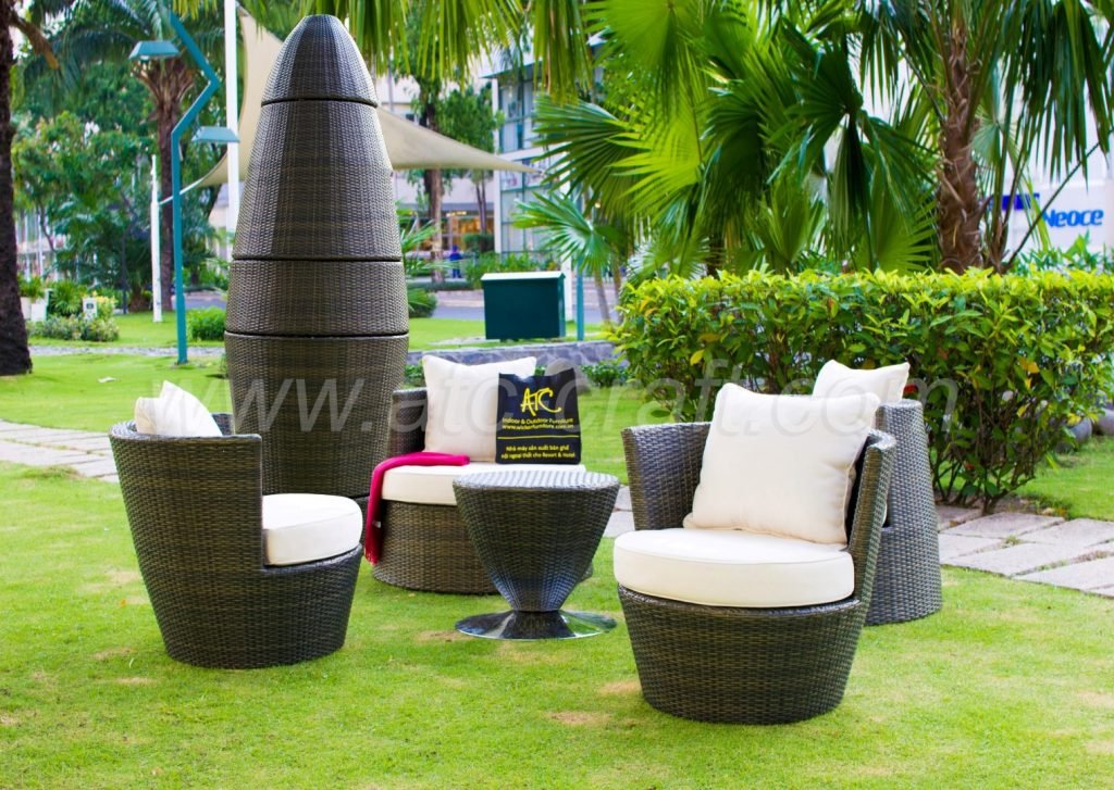 Poly-wicker-furniture-has-a-natural-look Poly wicker furniture has a natural look