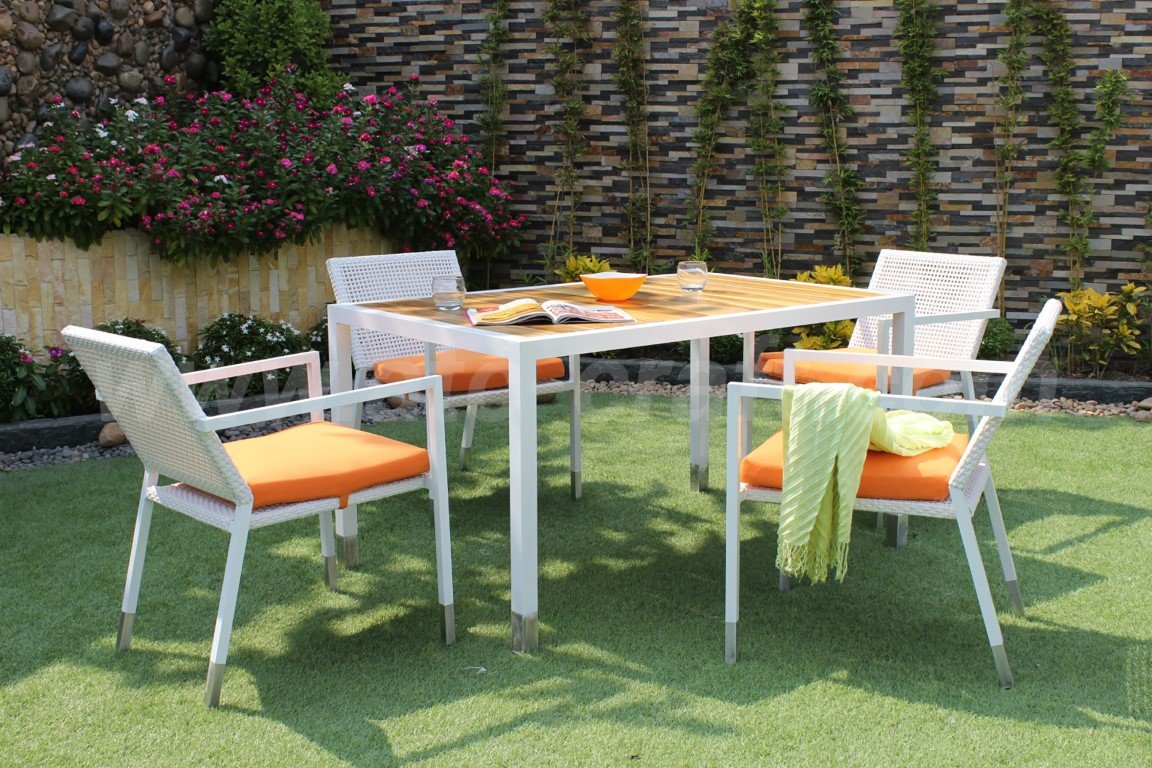 five-piece-dining-set-for-summer-garden five piece dining set for summer garden