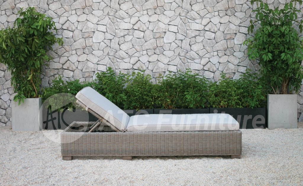 Outdoor Wicker Chaise Lounges For Pool Area