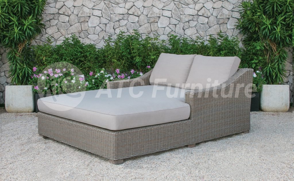 Big size outdoor wicker sunbed sun lounger