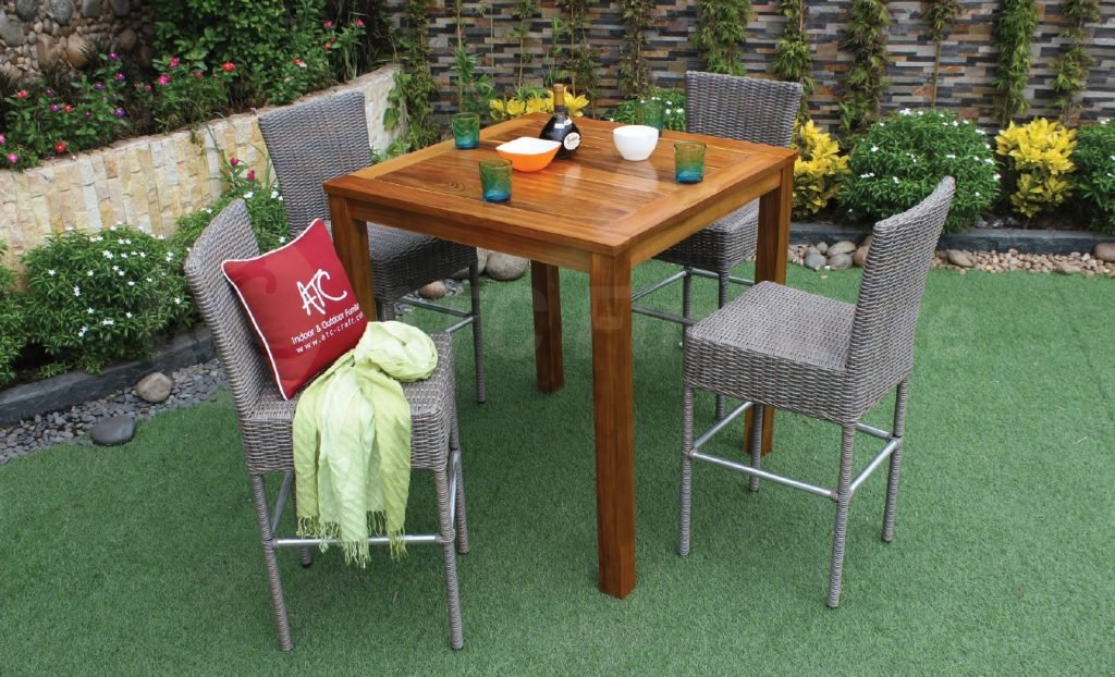 Garden coffee bar table set with high legs