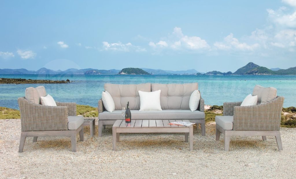 The 3-1-1 resin rattan sofa set with wooden legs